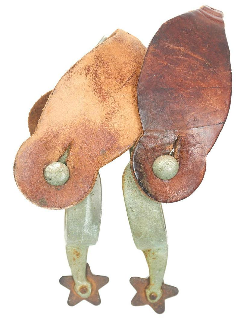 North & Judd Arrow Shank Spurs: North @ Judd arrow shank spurs 3"h x 5"w/ each Provenance: An Alamo Heights Collection We happily provide seamless shipping services on everything we sell. Please email us at shipping@vogtauction.com 