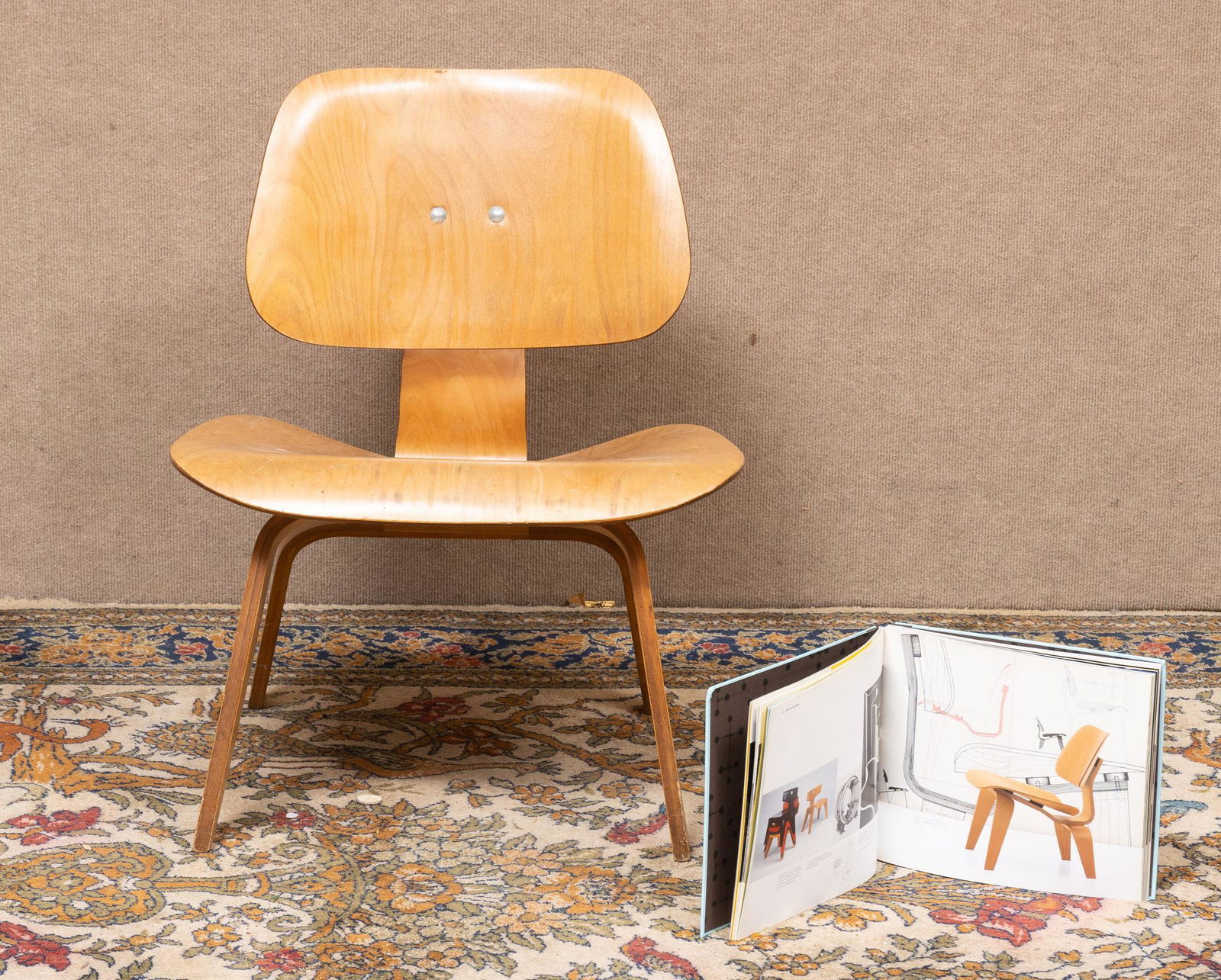 Early Eames DCW Chair (1 of 4)