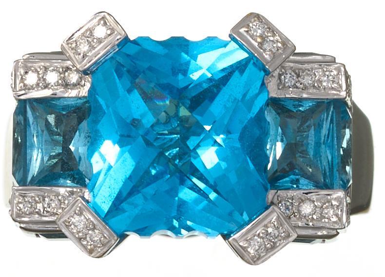 Bellarri Blue Topaz 18k Gold Ring (1 of 5)