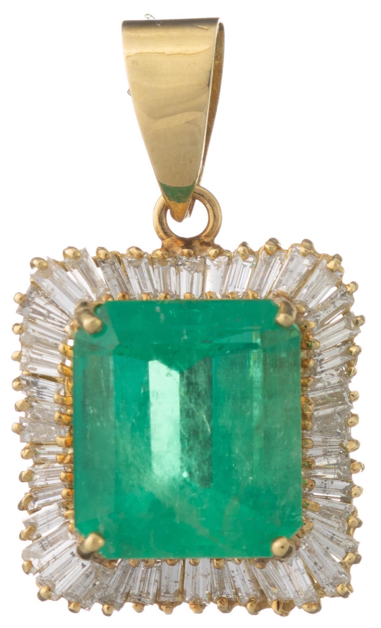 GIA 15ct Emerald Diamond 18k Gold Pendant (1 of 6)