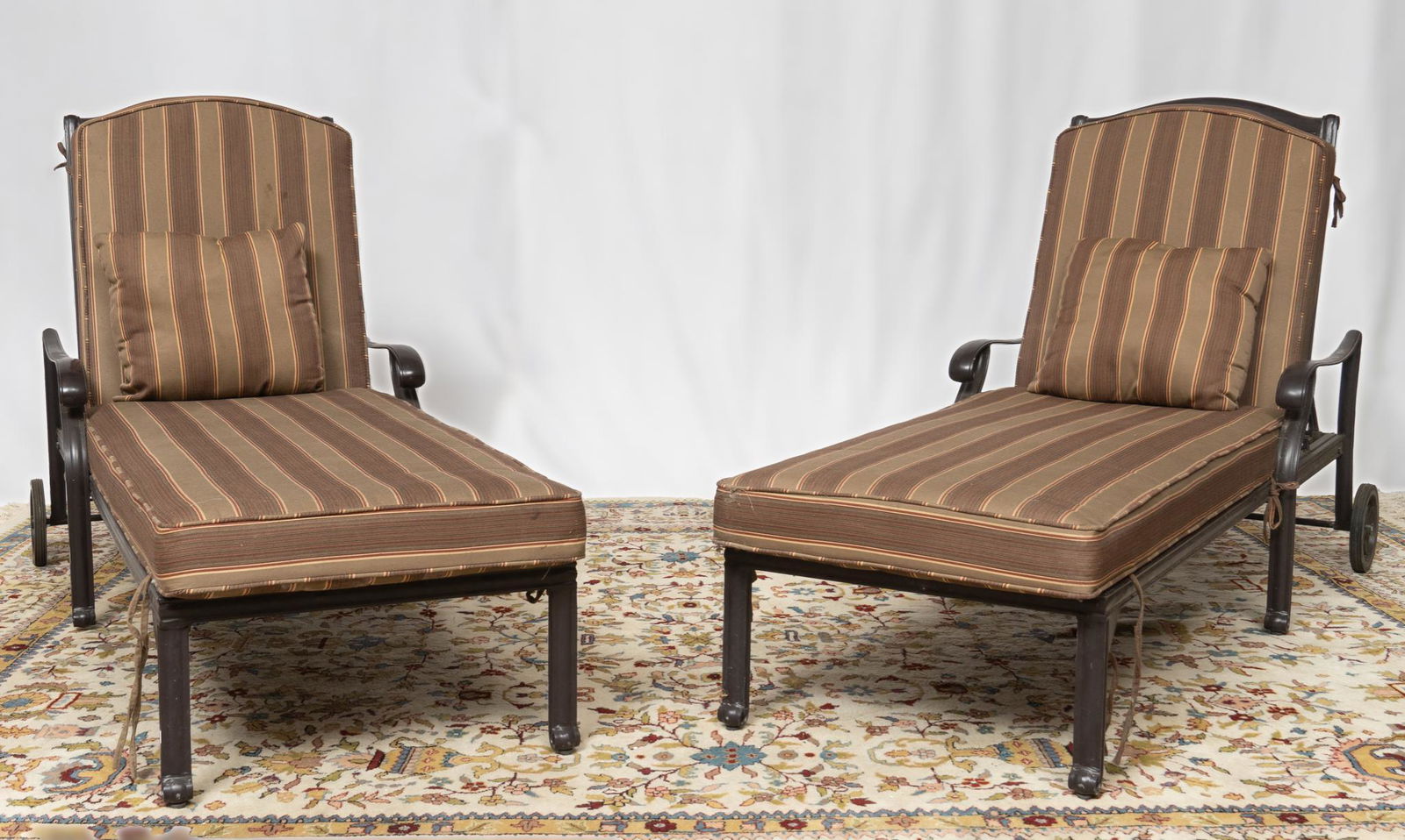 Pair of Matching Outdoor Lounge Chairs (1 of 5)