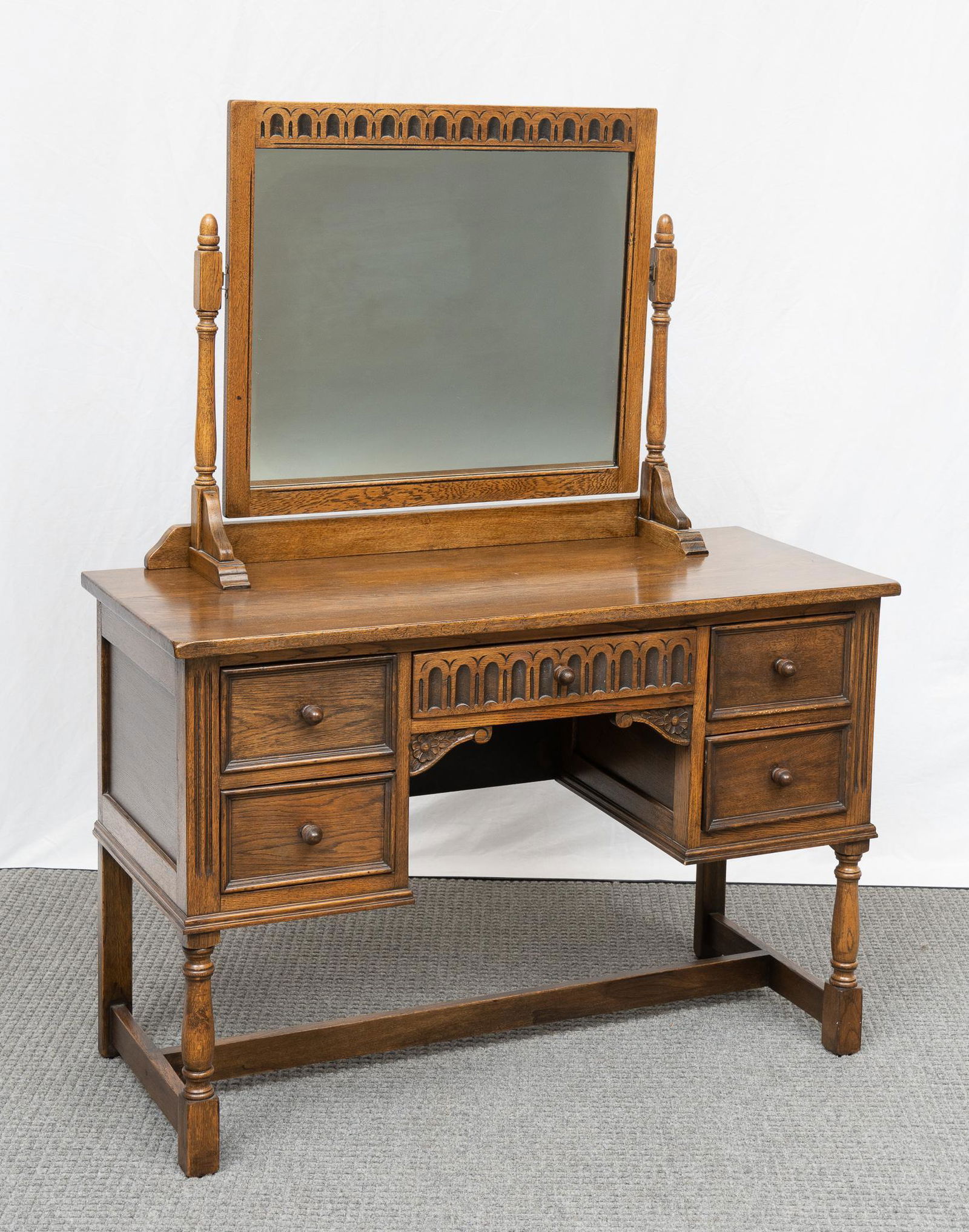 Old Charm Dressing Vanity (1 of 5)