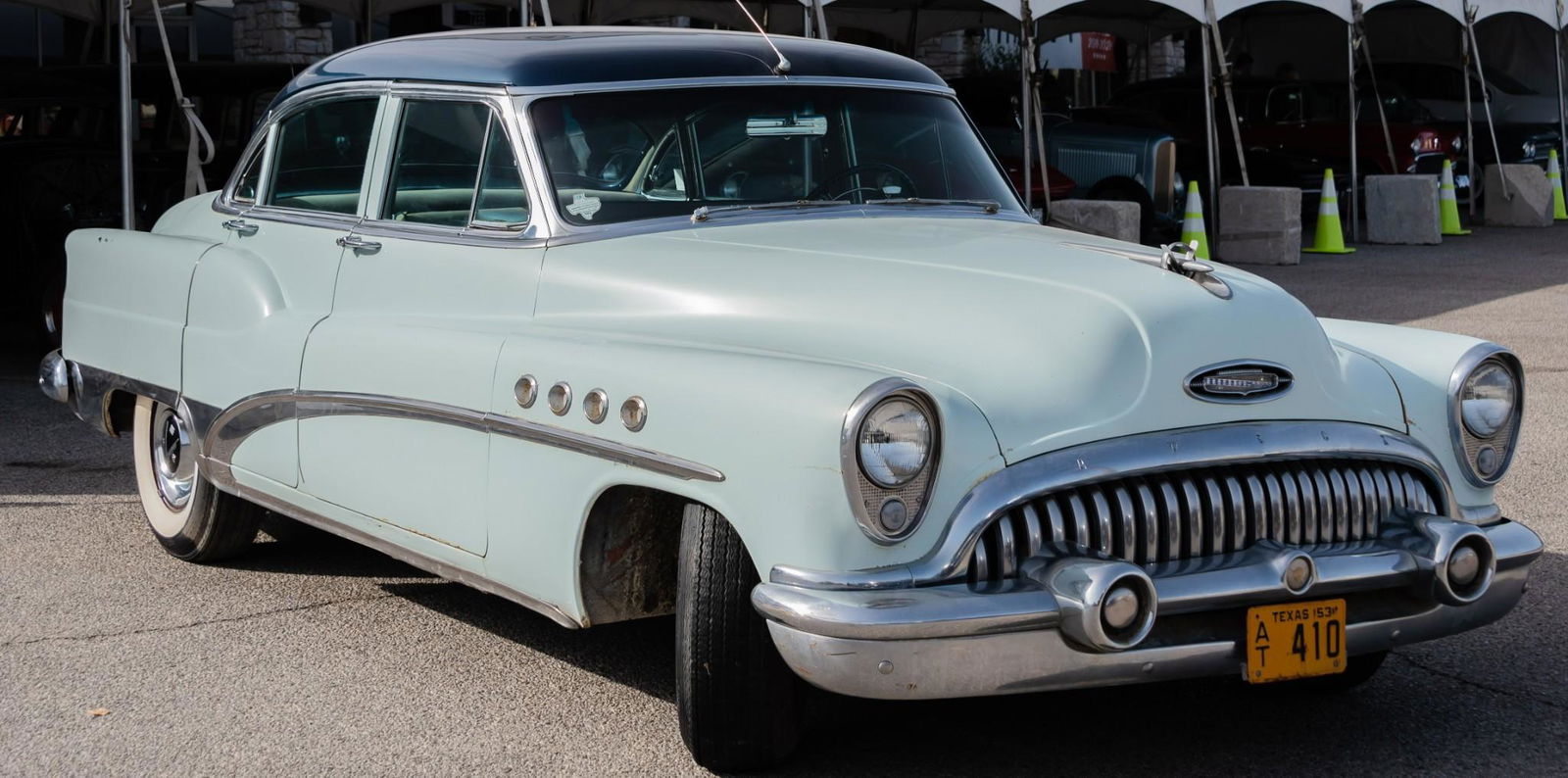 1953 Buick Roadmaster 4-door Riviera (1 of 16)