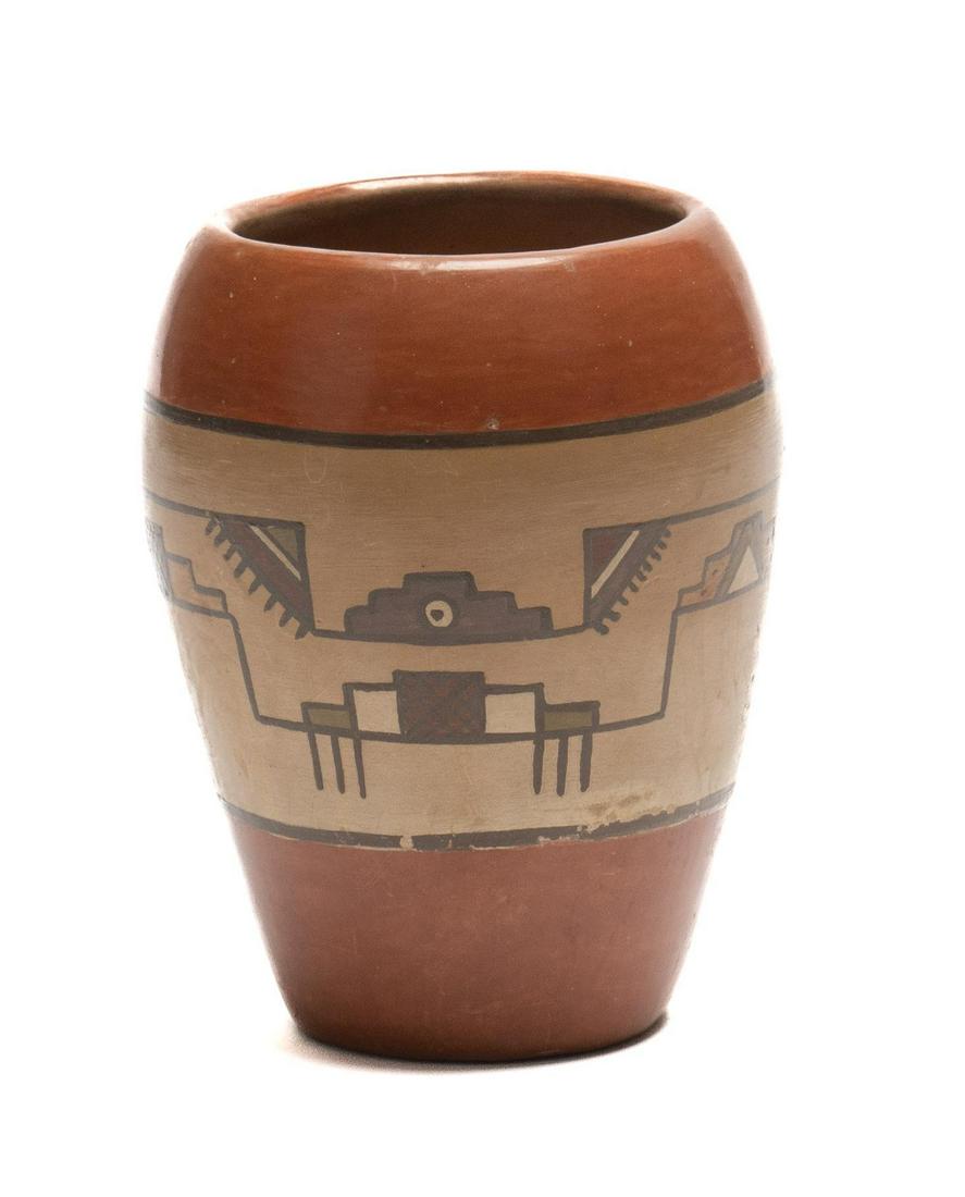 Lela Gutierrez, Santa Clara Vase (1 of 4)