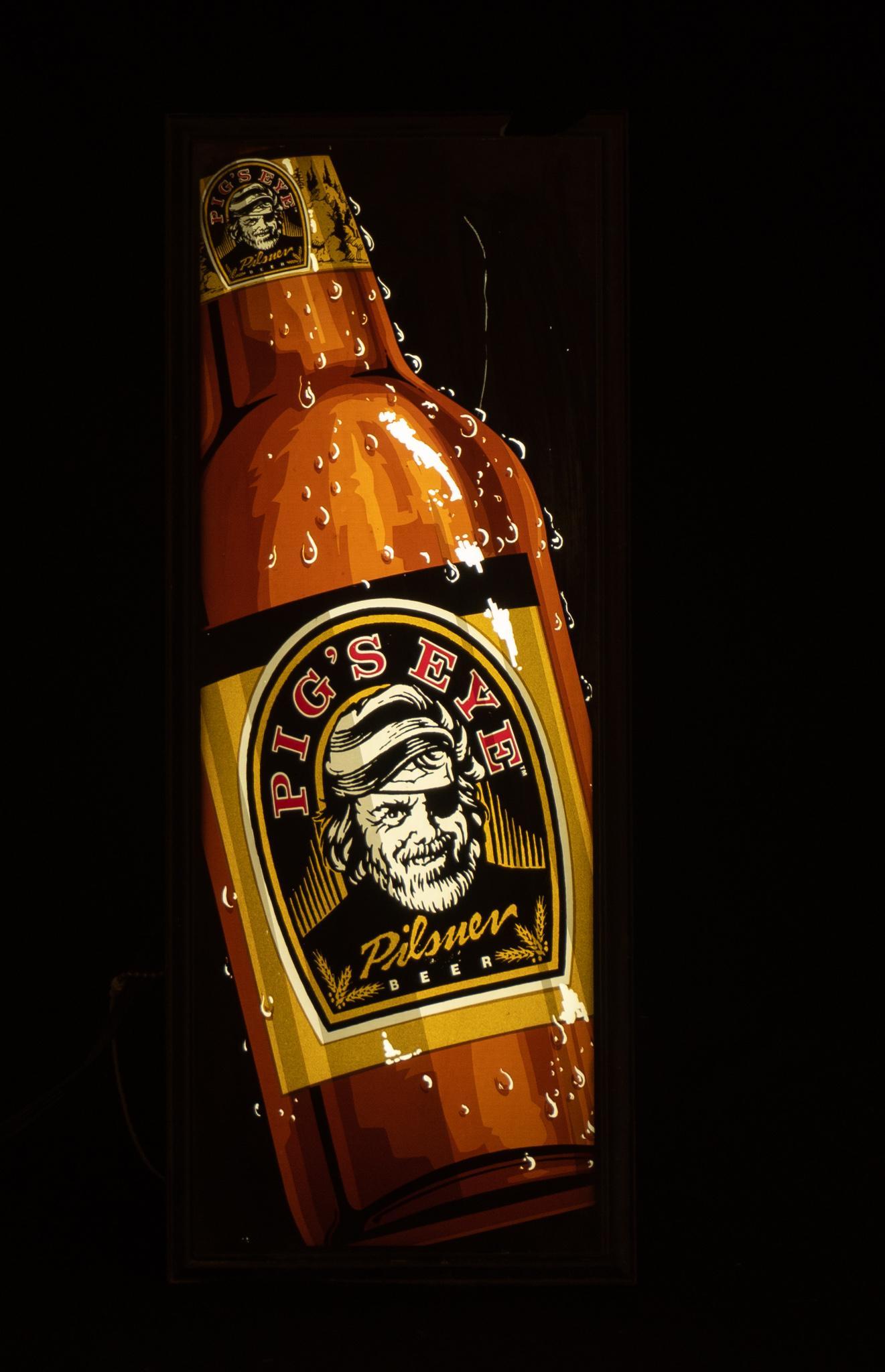 Pig's Eye Pilsner Beer Light Up Sign (1 of 4)