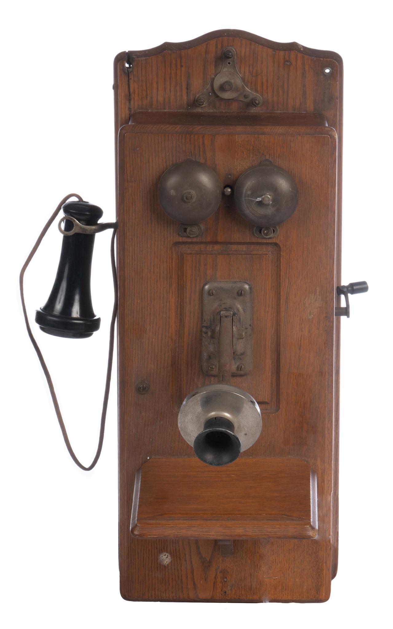 Vintage Plain Front Wall Telephone (1 of 4)