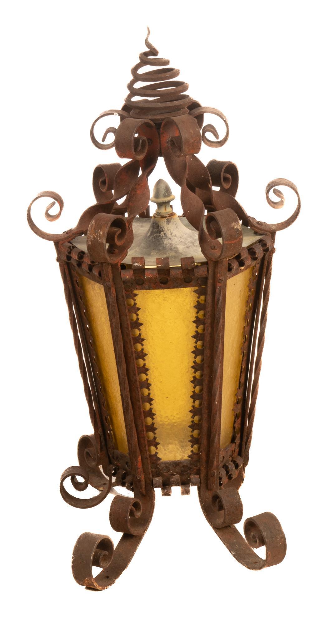Gothic Style Lamp Post Luminary (1 of 3)