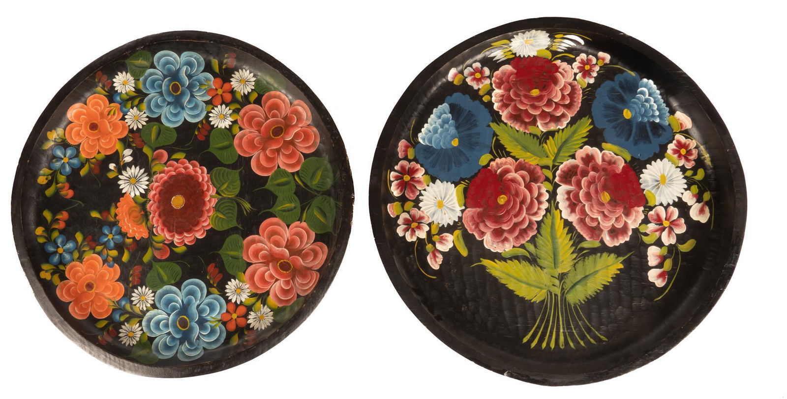 Pair of MichoacÂ¡n Style "Batea" Wooden Dishes (1 of 5)