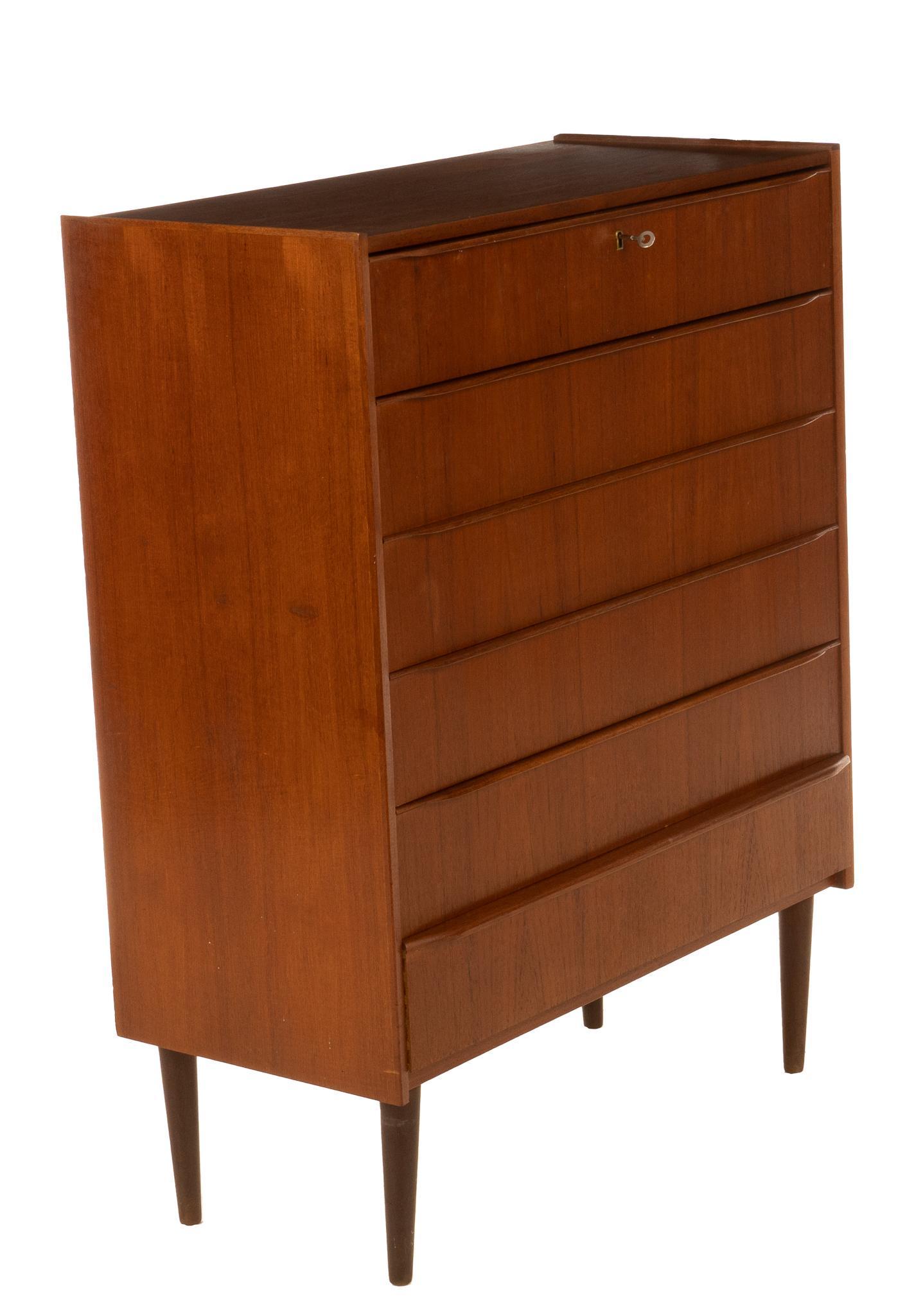 Danish Mid-Century Chest of Drawers (1 of 4)