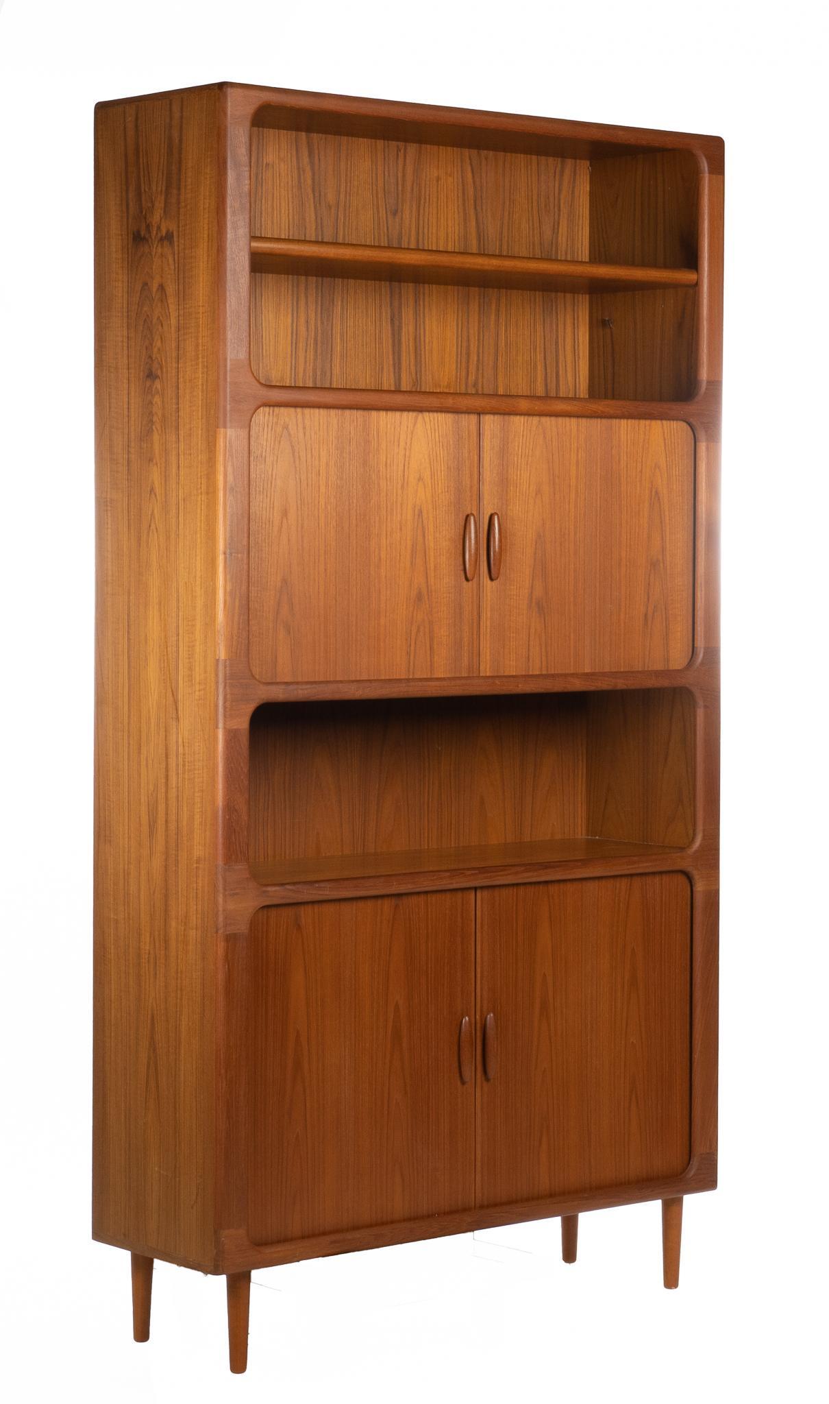 Danish Mid-Century Drylund Cabinet (1 of 11)