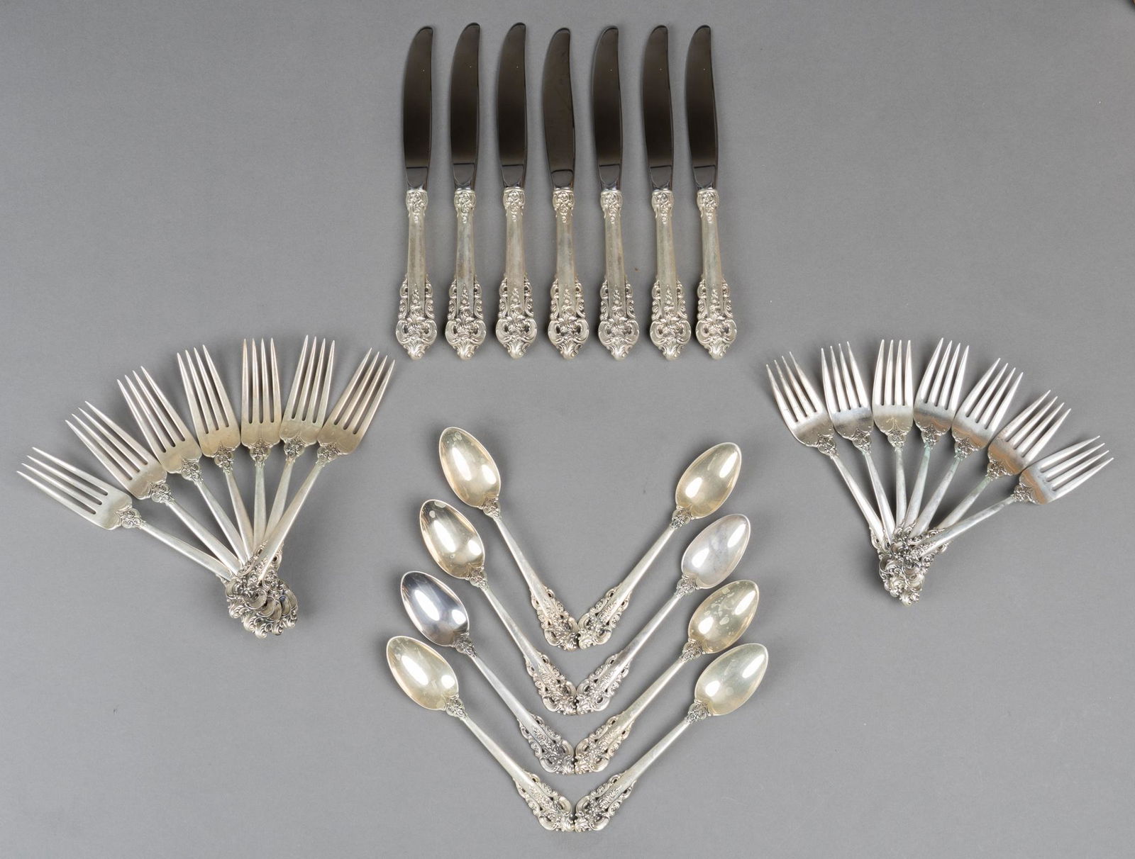 "Grande Baroque" Wallace Silversmiths Sterling Flatware Set (1 of 5)