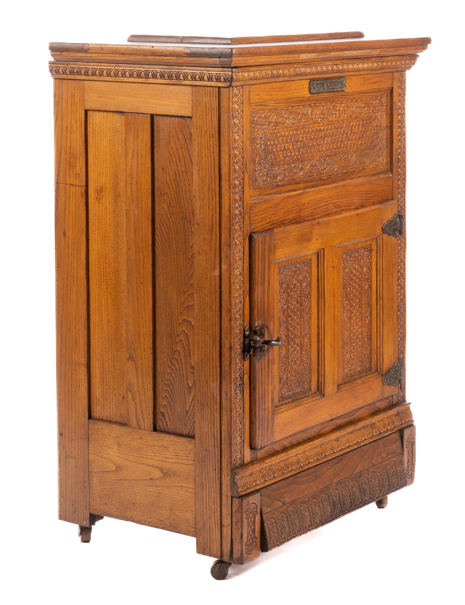 Antique White Mountain Ice Box (1 of 7)