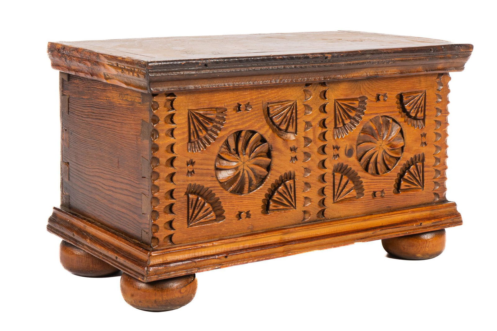 Small Coffer Chest (1 of 7)