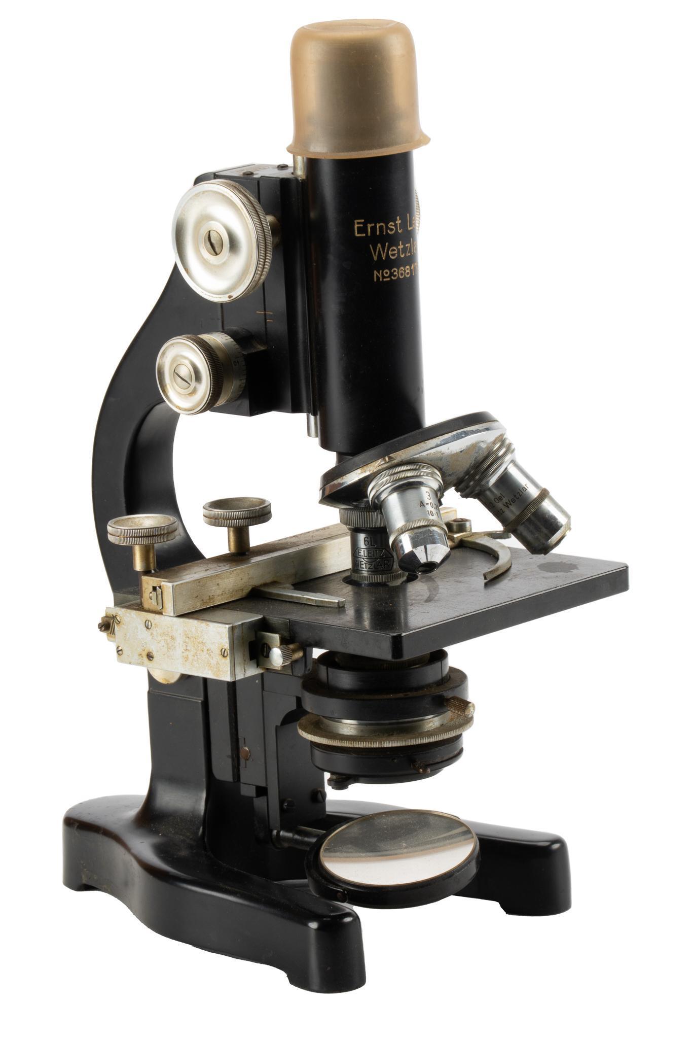 Vintage Ernst Leitz Wetzlar Microscope (1 of 8)