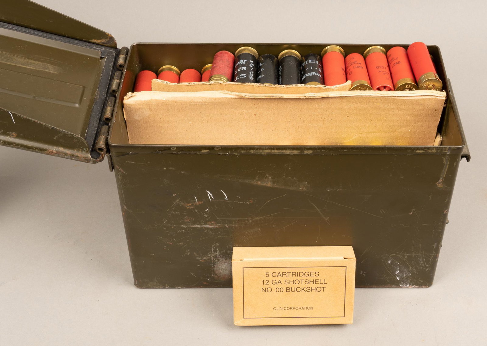390 Mixed 12-Gauge Shot Shell Ammunition: Winchester, Remington, Federal: Includes: -100 shotshells of Remington Express LR 12 Ga. 2 3/4", 1 1/4oz., 4 shot -25 shotshells of Remington Express Law Enforcement 12 Ga. 2 3/4", 9 pellet, 00-buck -40 shotshells of Federal