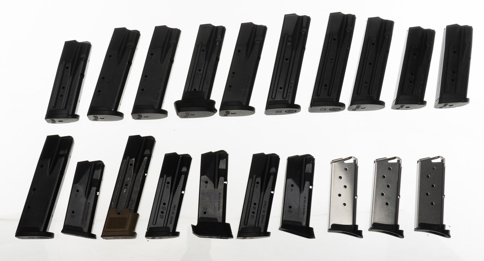 Collection of 19 Sig Sauer Magazines P320 P365 P290: Includes: -4 Sig Sauer P320 9mm 12 round magazines -2 Sig Sauer P320 9mm 15 round magazines -3 Sig Sauer P320 9mm 17 round magazines -2 Sig Sauer P365 9mm 10 round magazines -1 Sig Sauer P365 9mm 12 r