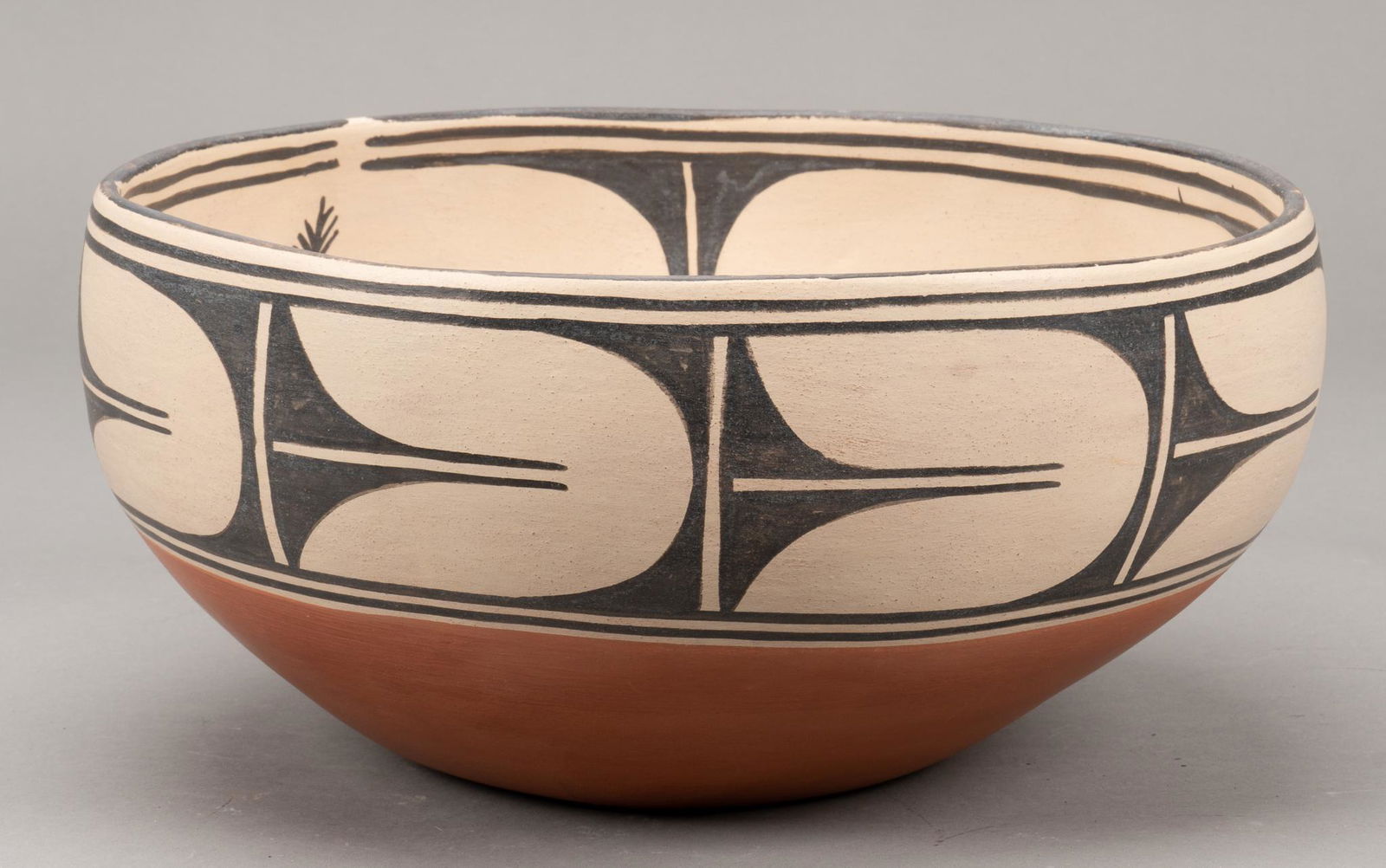 Robert Tenorio (Santo Domingo), Bowl (1 of 7)