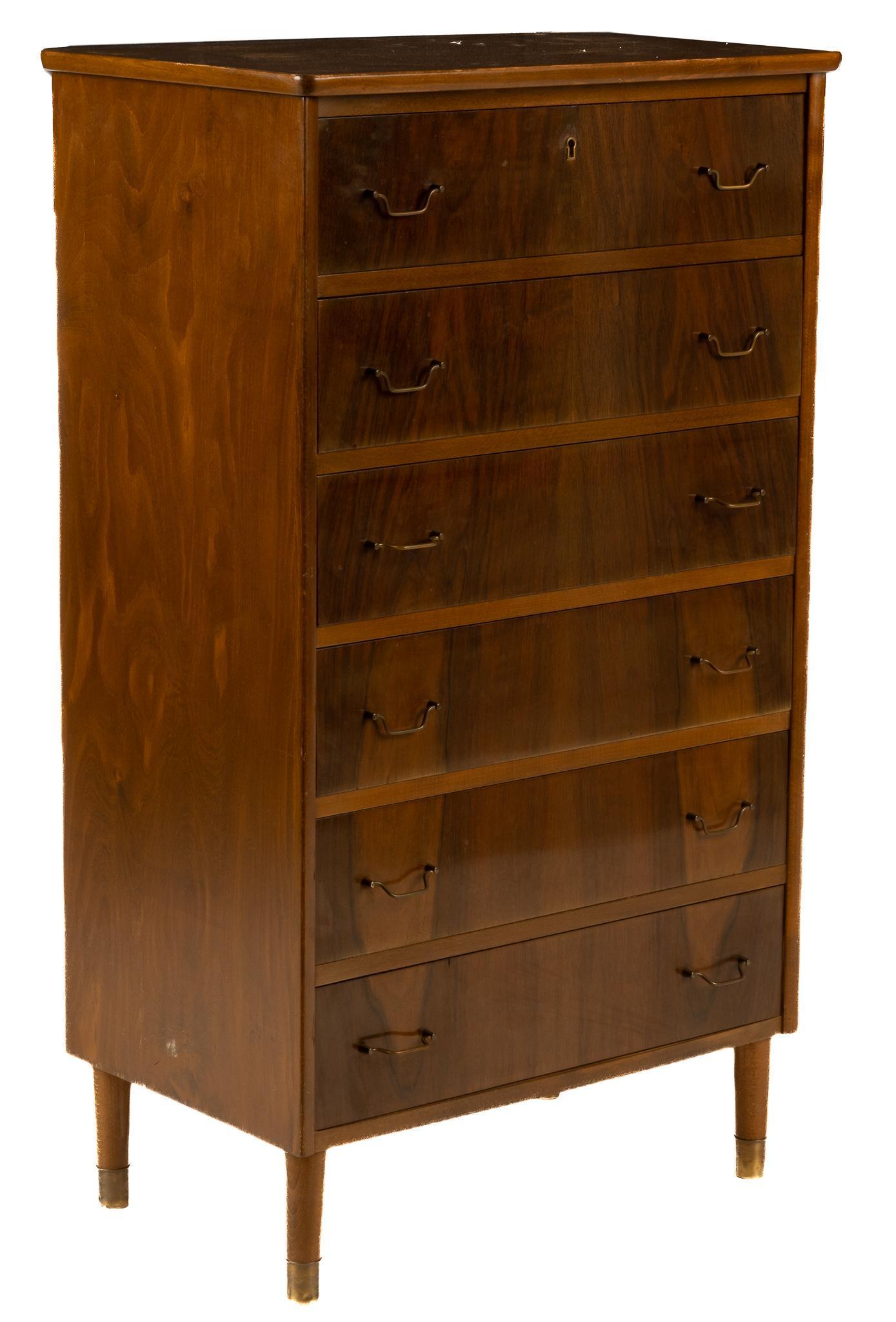 Chest of Drawers (1 of 4)