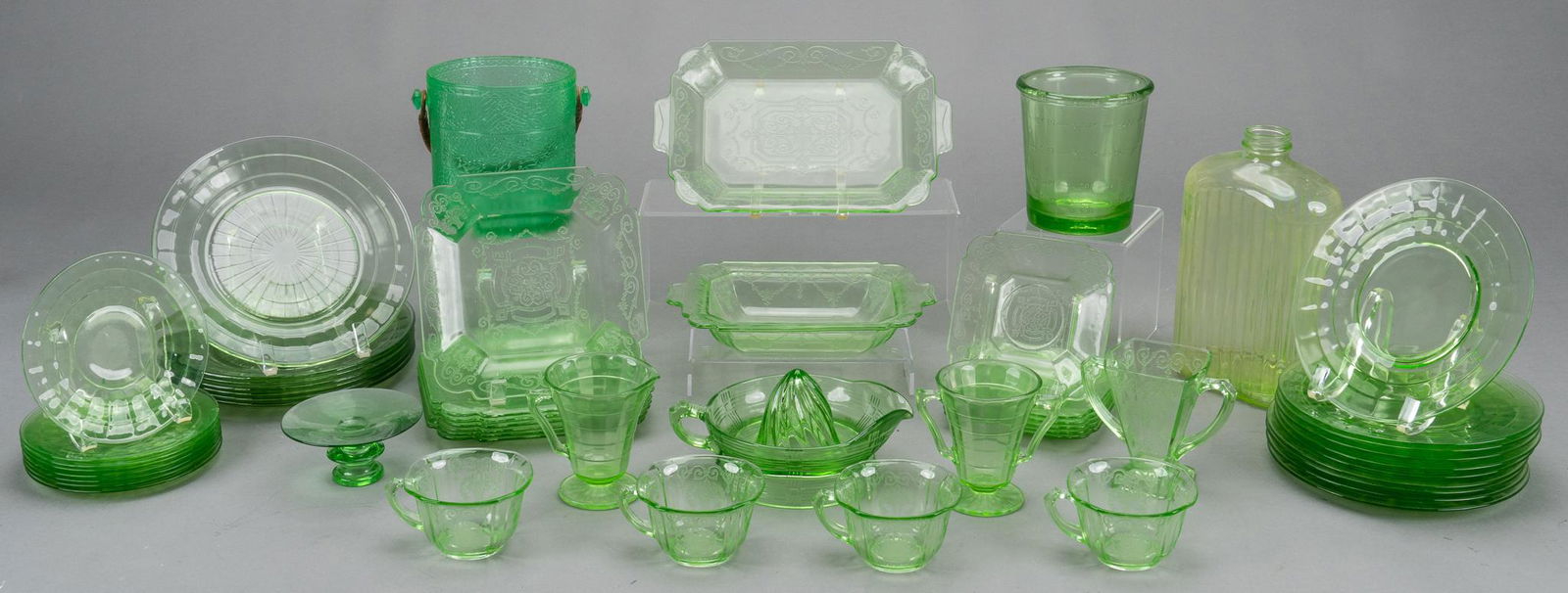 Set of Uranium Glassware (1 of 6)