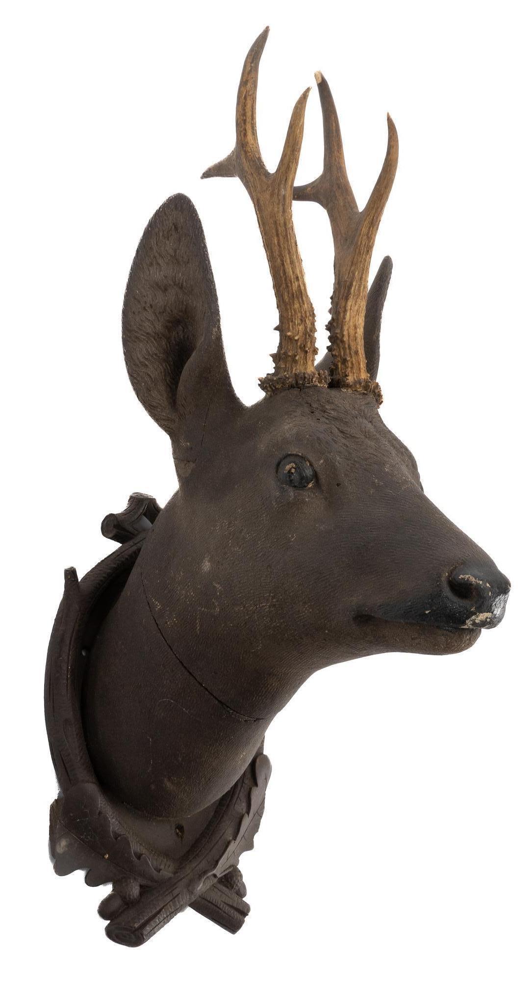 Wooden Deer Bust Wall Decor (1 of 5)