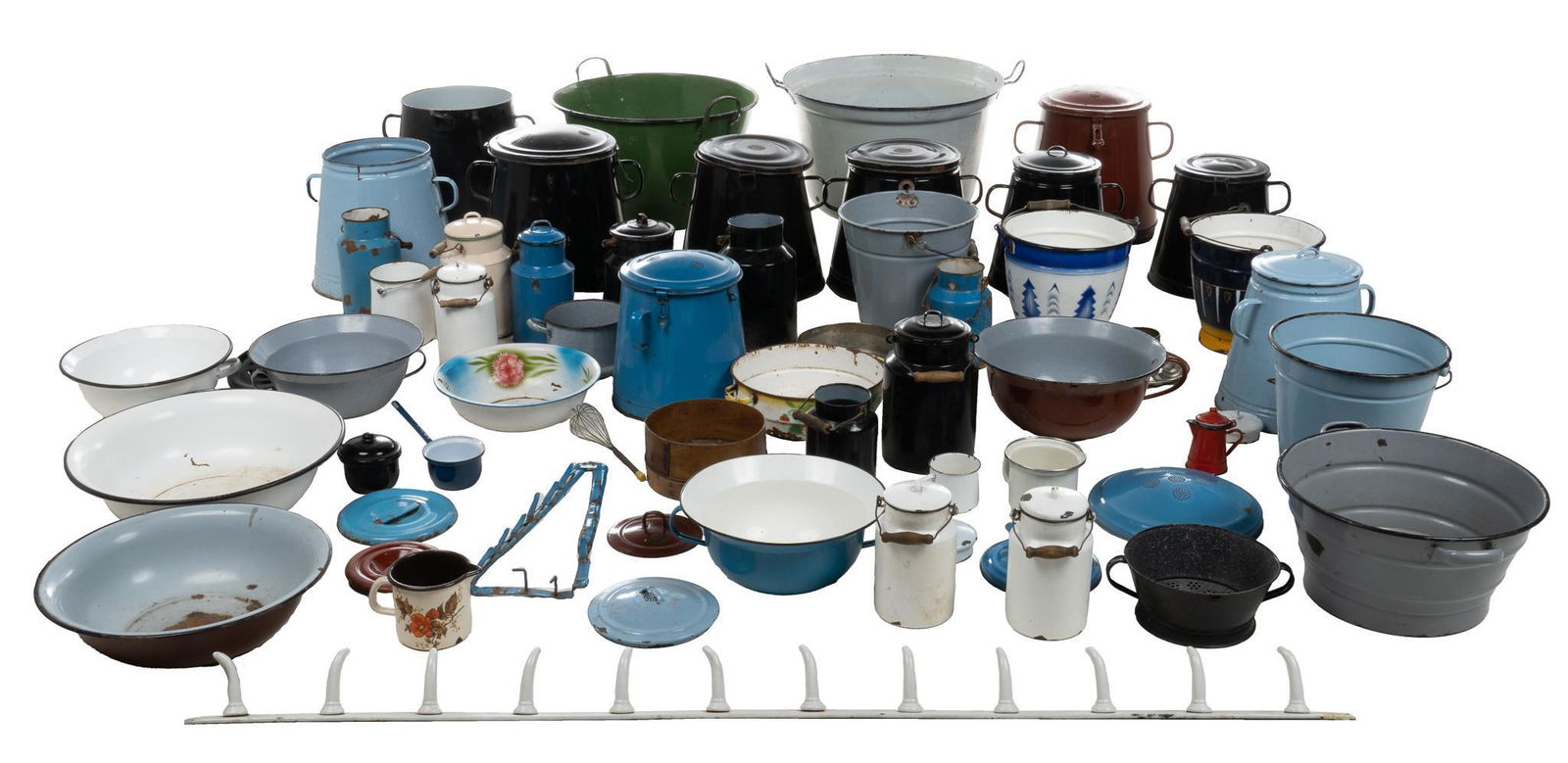 Collection of Kitchen Enamelware (1 of 6)