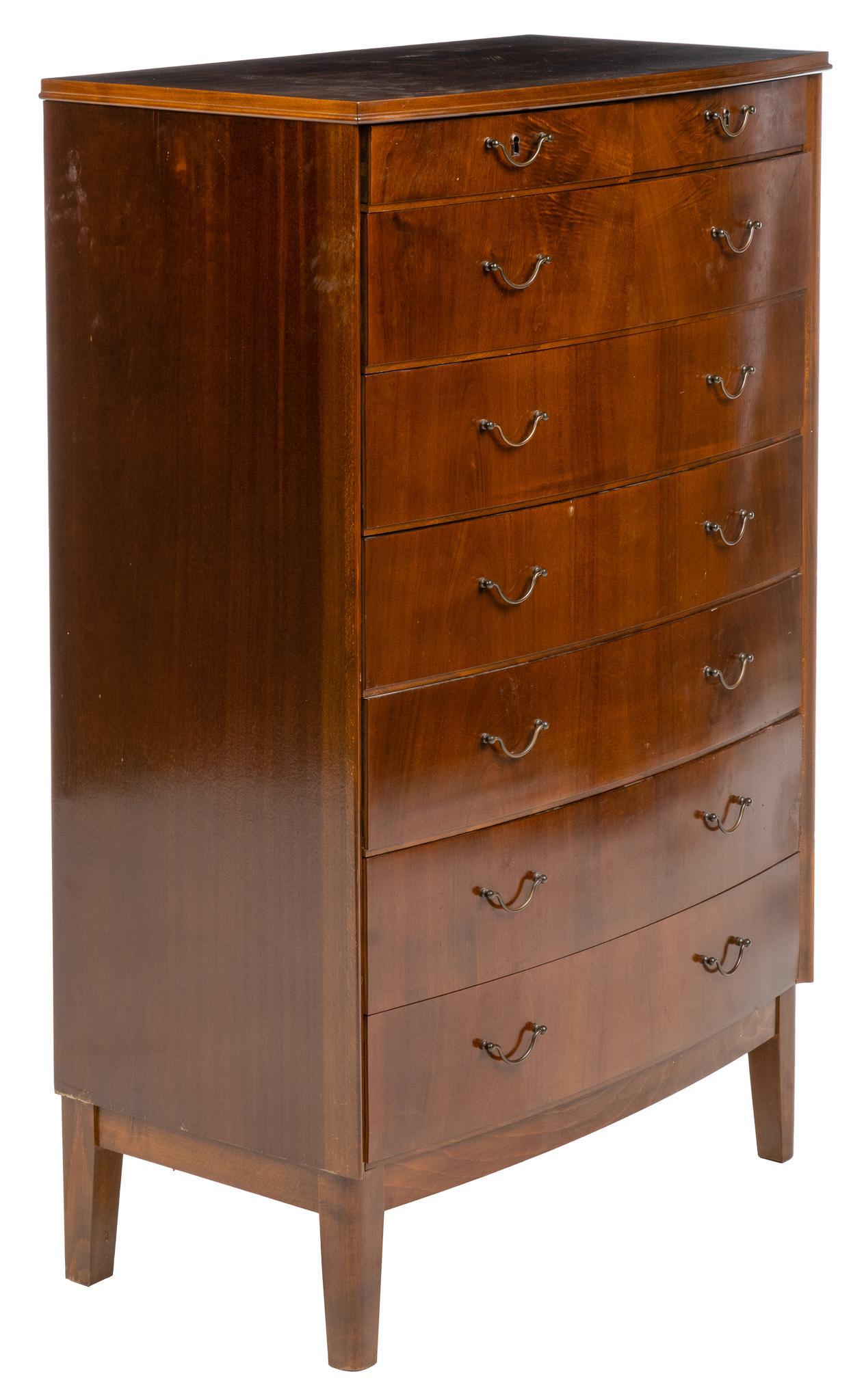 Mid-Century Chest of Drawers (1 of 5)