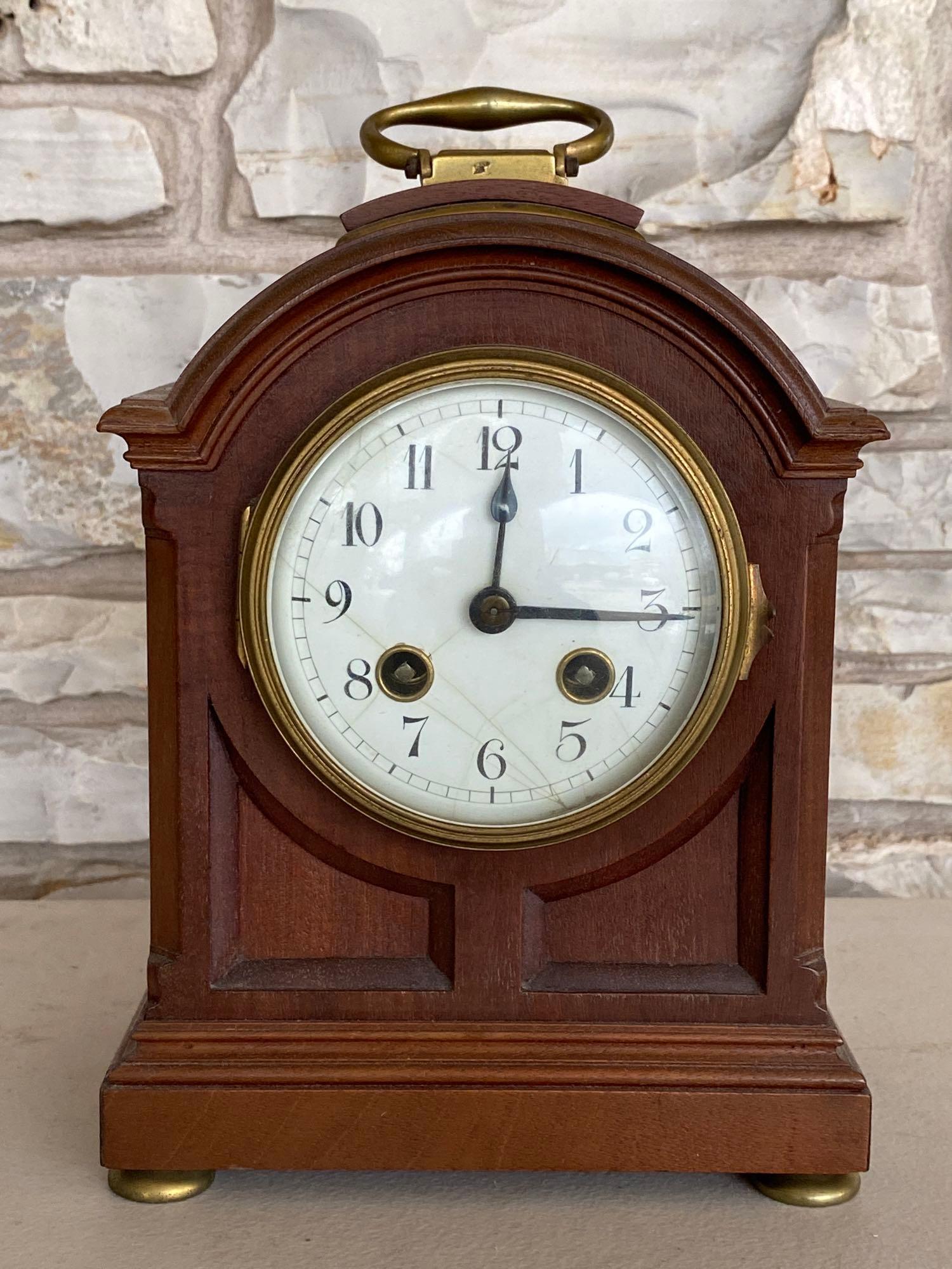 Small mantel clock (1 of 1)
