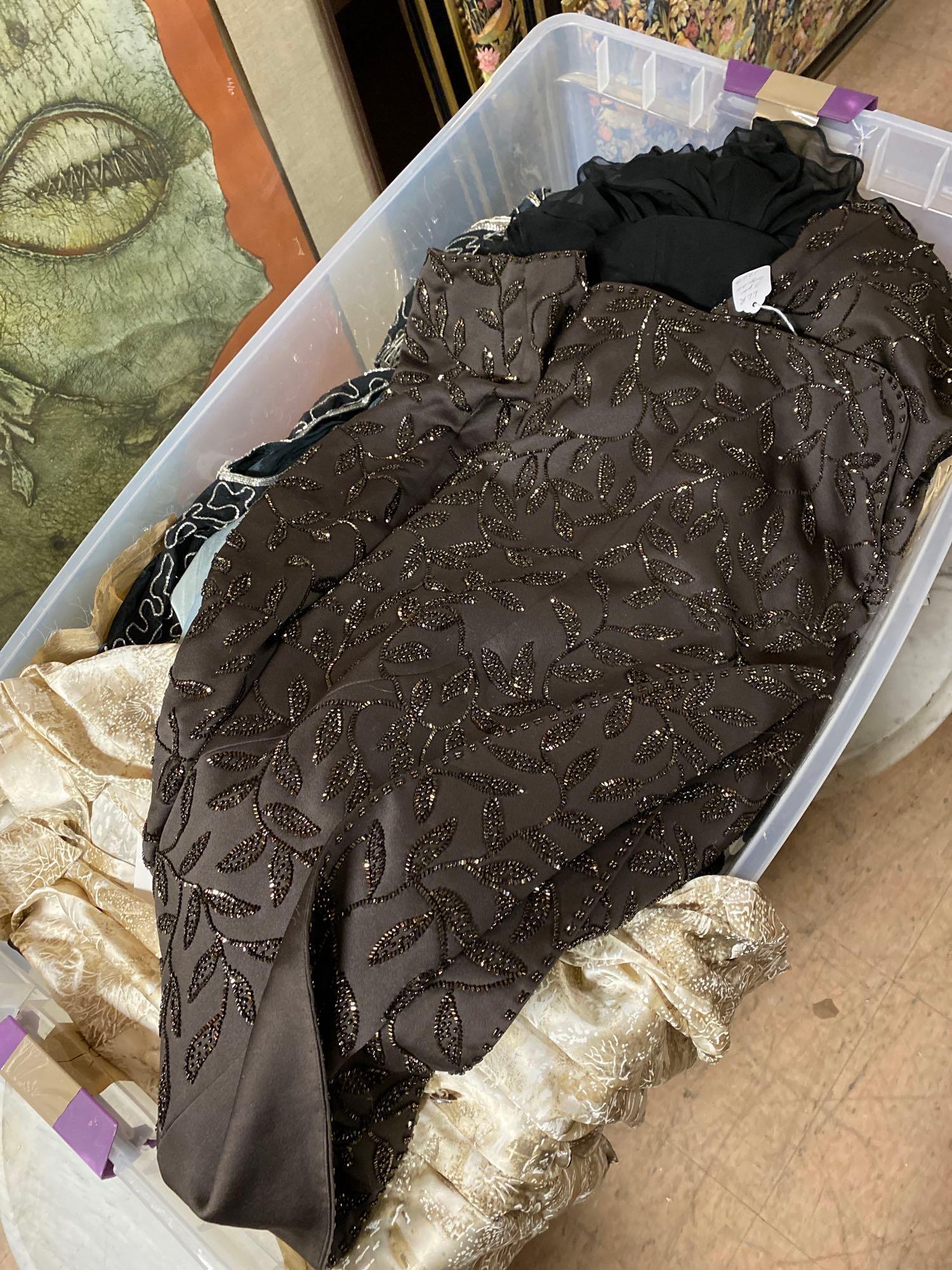 Lot of Vintage Women's Clothes (1 of 2)