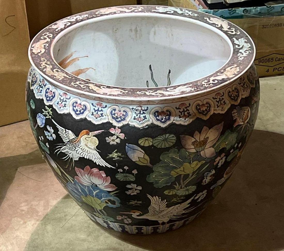 Large Decorative Asian Urn (1 of 1)