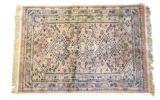 Machine Made Estate Rug (1 of 3)