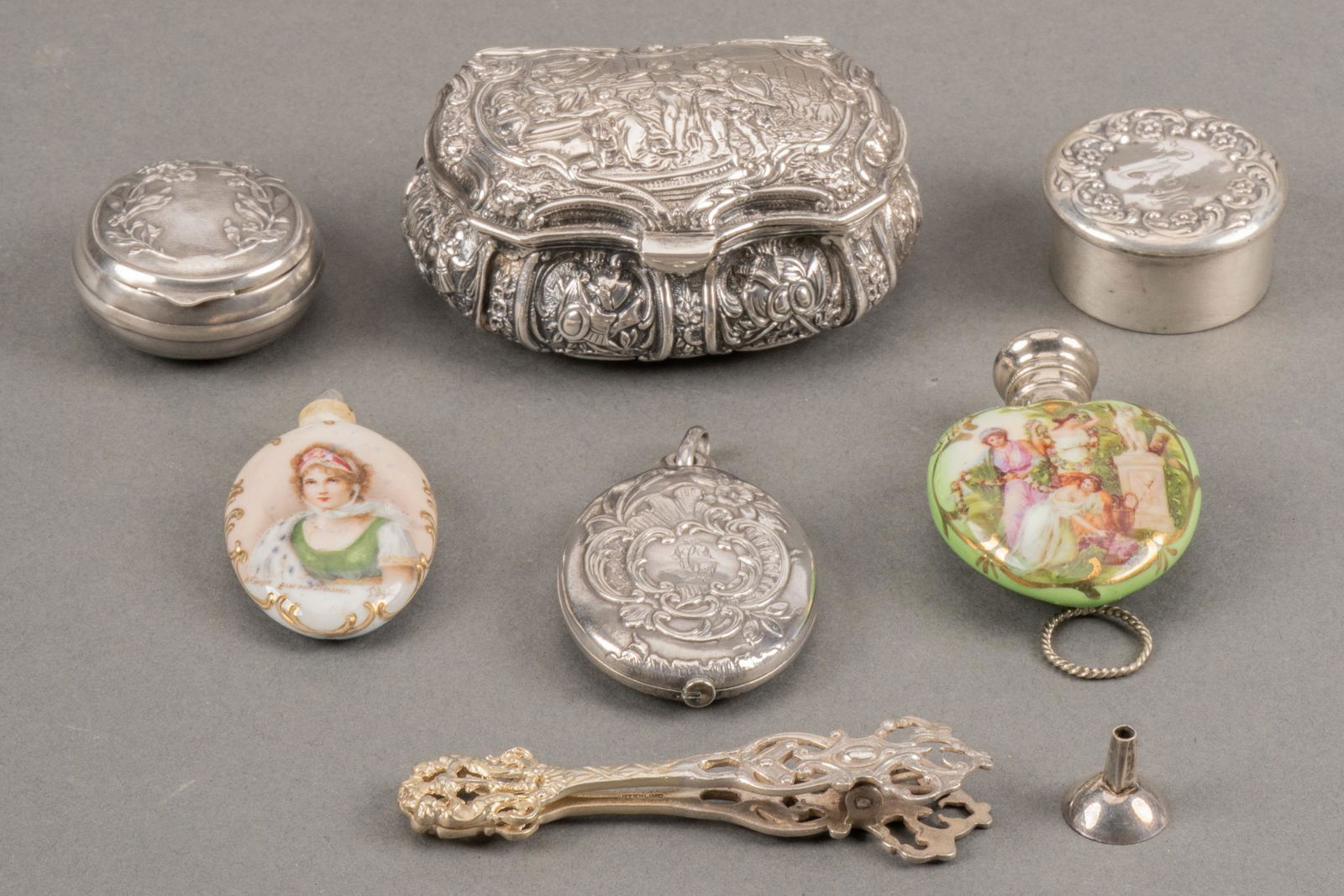 Antique Sterling Vanity and Chatelaine Accessories (1 of 8)