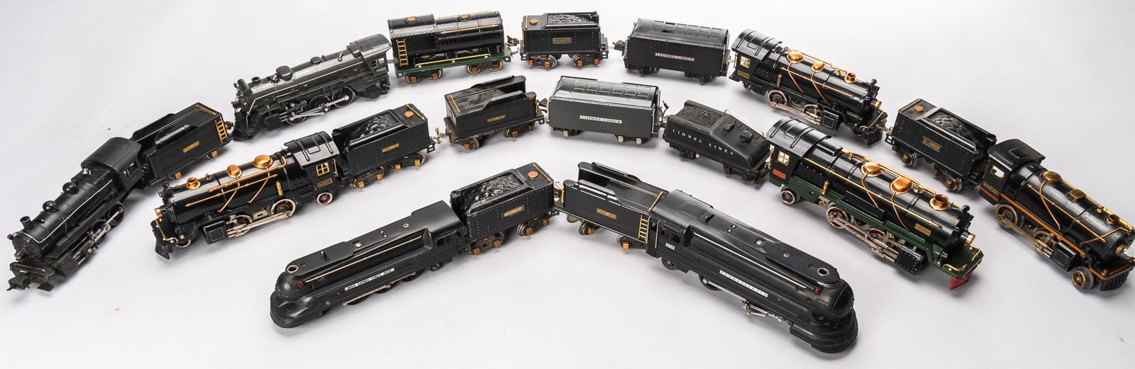 Large Lot of Vintage Lionel 200 Series Trains (1 of 14)
