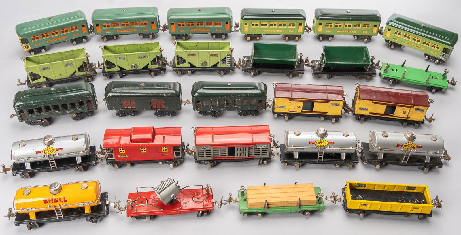 Large Lot of Vintage Lionel 600 Series Train Cars (1 of 10)