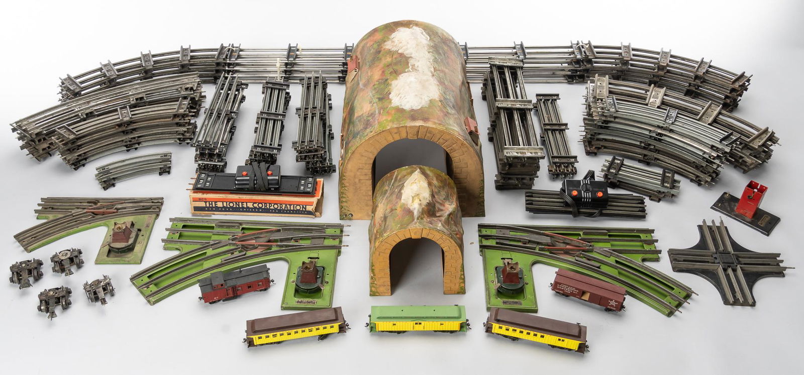 Vintage lionel cheap train tracks