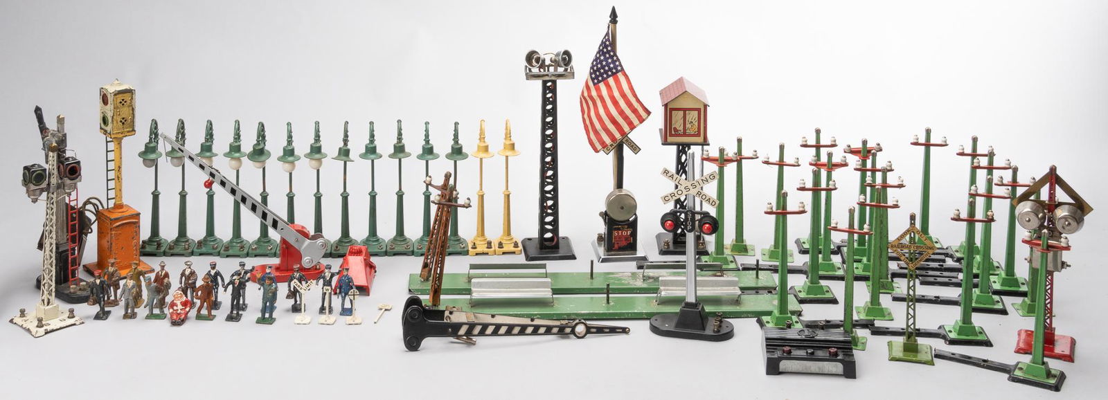 Lot of Vintage Lionel Train Accessories (1 of 14)