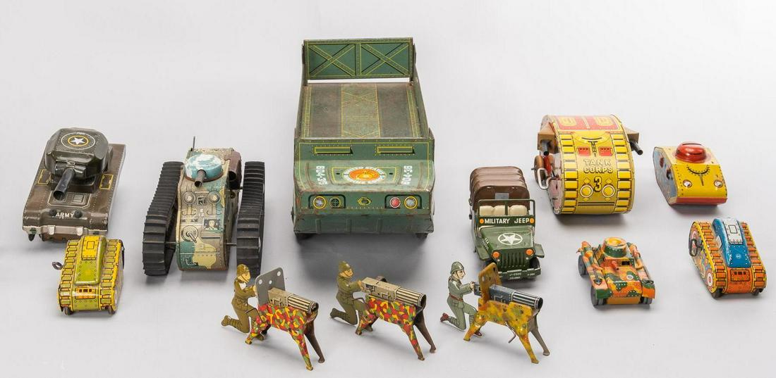 (12) Vintage Tinplate Military Toys (1 of 9)