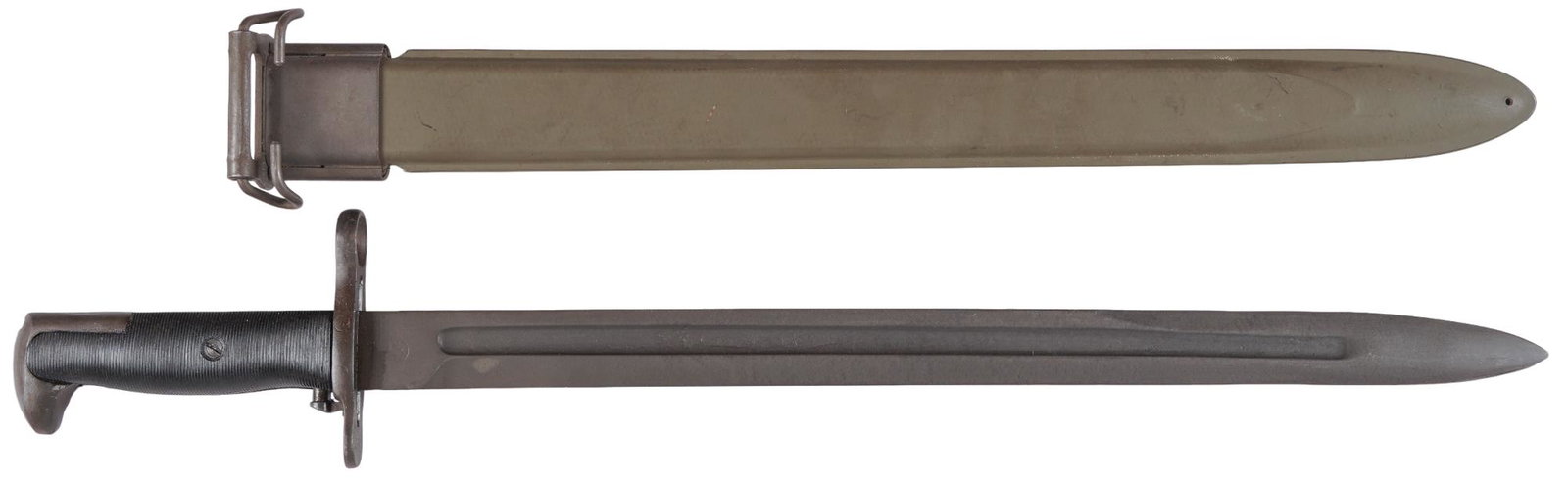 Rare US WWII Oneida 1905 /42 Bayonet: Manufacturer: Oneida Limited (c.1943) Model: 1905/42 Blade Length: 16 in. Overall Length: 22 in. w/ scabbard Condition: Very Good; blade has light wear, with a small spot of finish on the front edge m