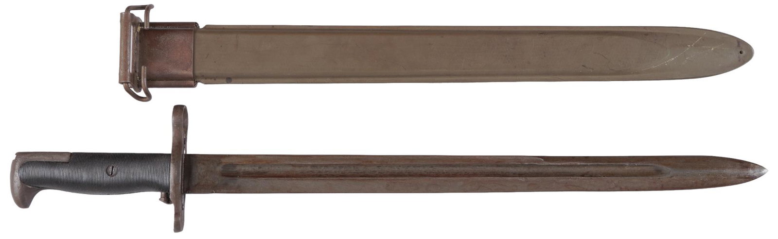 US WWII Union Fork & Hoe Model 1905 /42 Bayonet: Manufacturer: Union Fork & Hoe (c.1943) Model: 1905/42 Blade Length: 16 in. Overall Length: 22 in. w/ scabbard Condition: Very Good; blade has light wear, scattered brown patina (some has come off