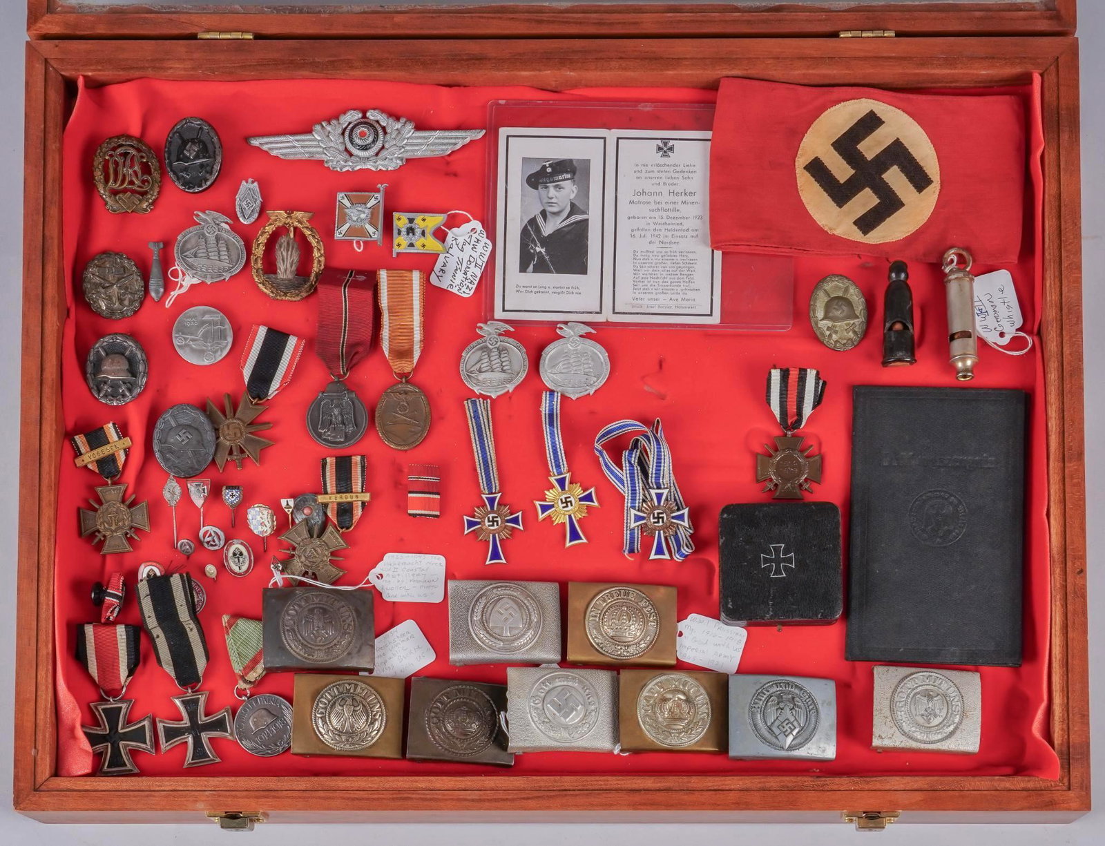 Large Display of German WWI-WWII Militaria & Ephemora: Includes: -9 x buckles; 1935 Wehrmacht Heer Coastal Artillery, WWI Imperial Heer, 1935-1945 Police, Reichsheer Weimar Republic, Labor Core, WWI Imperial Heer brass, WWI Prussian Imperial Heer brass, H