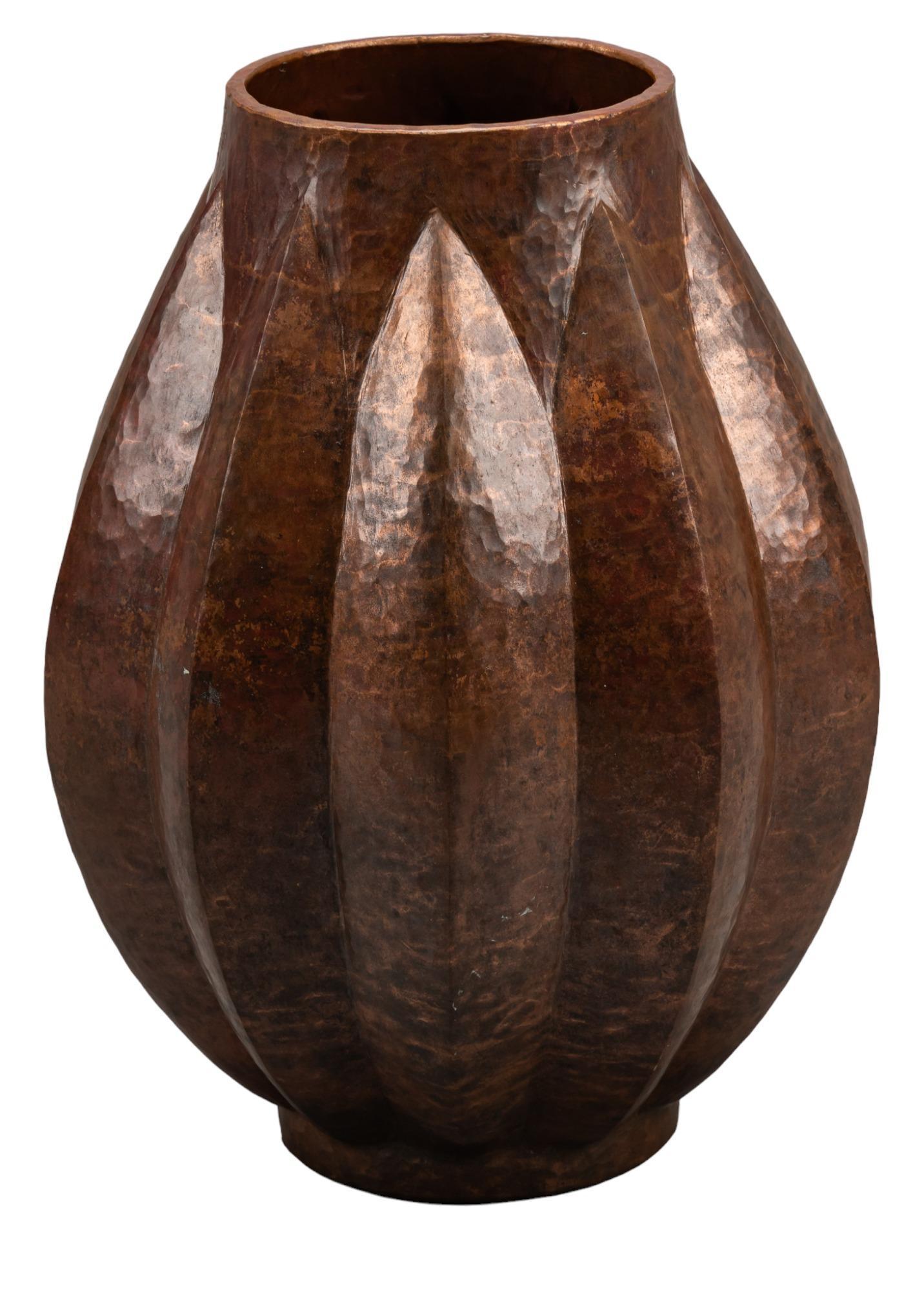 Familia Ziranda, Hand-Hammered Copper Vase (1 of 9)
