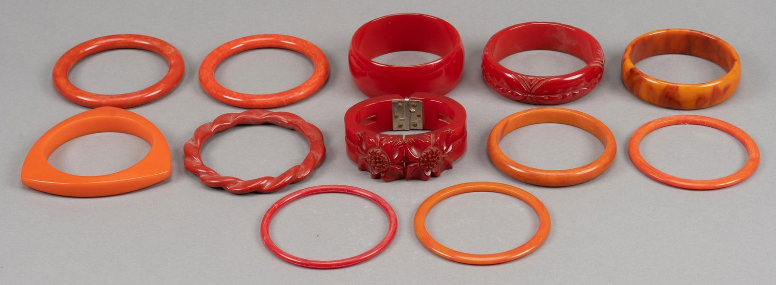 (12) Mid-Century Bakelite Bangles (1 of 6)