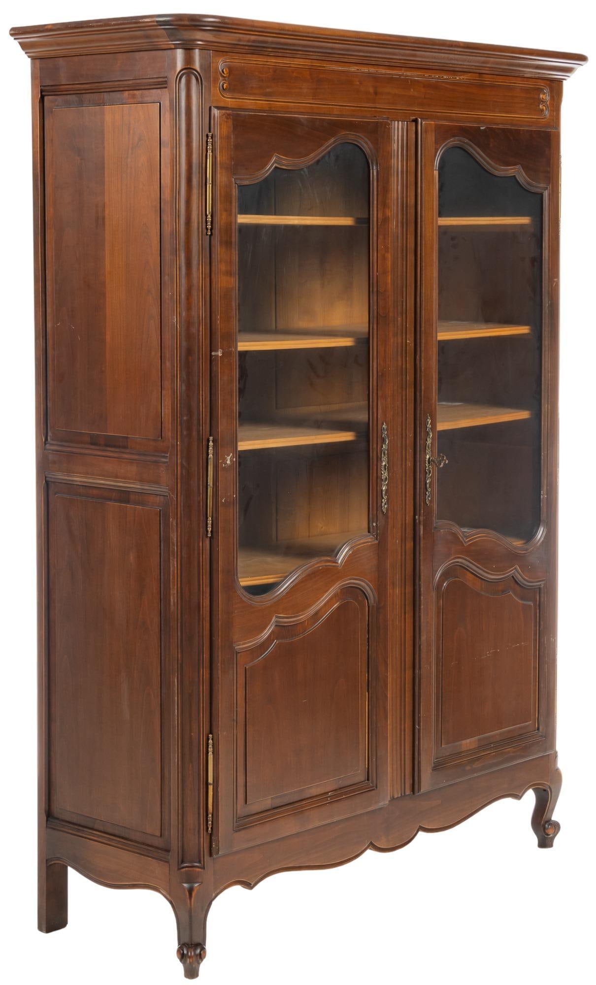 French Provincial Style Display Cabinet (1 of 5)