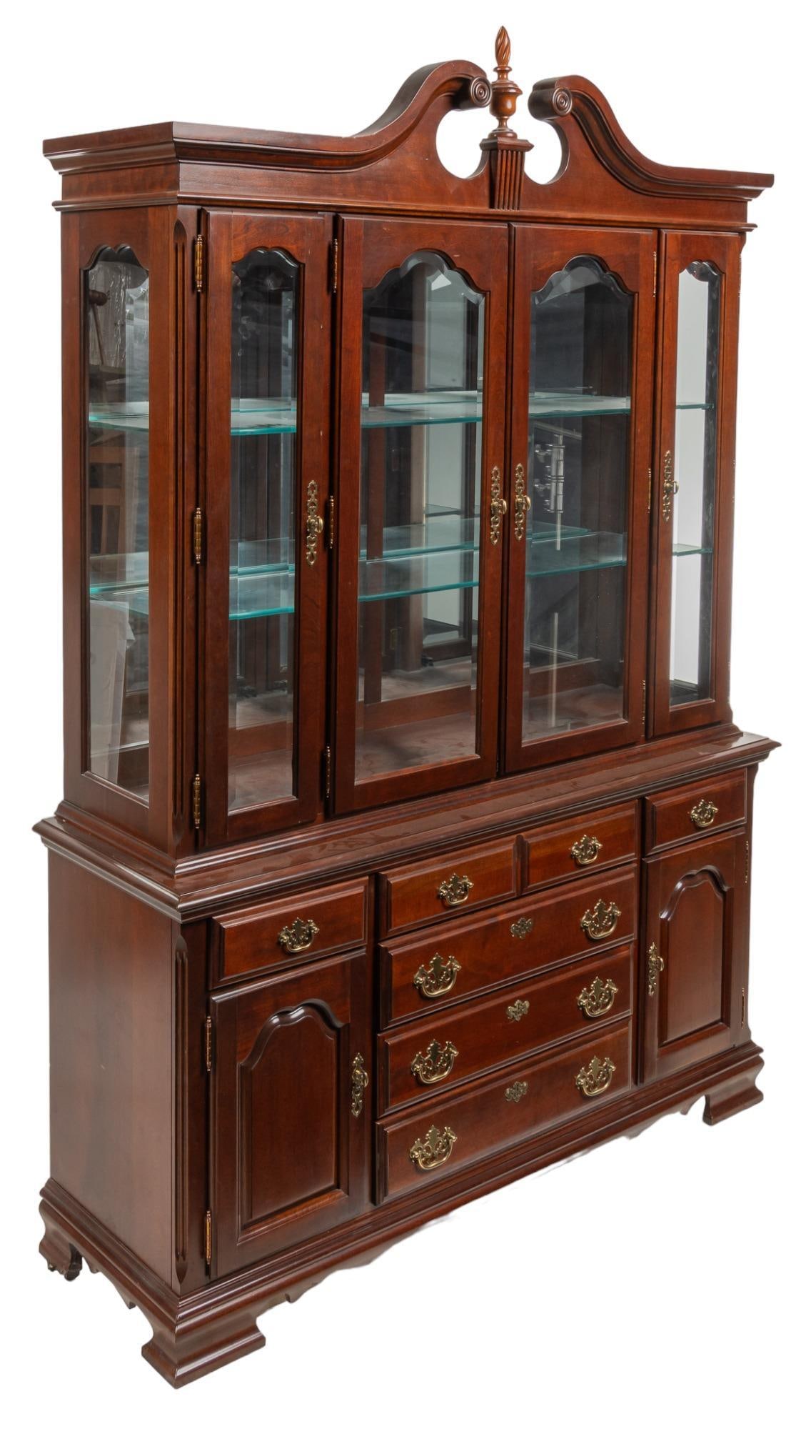 Broyhilll Industries (USA) Federal Style Cabinet (1 of 8)