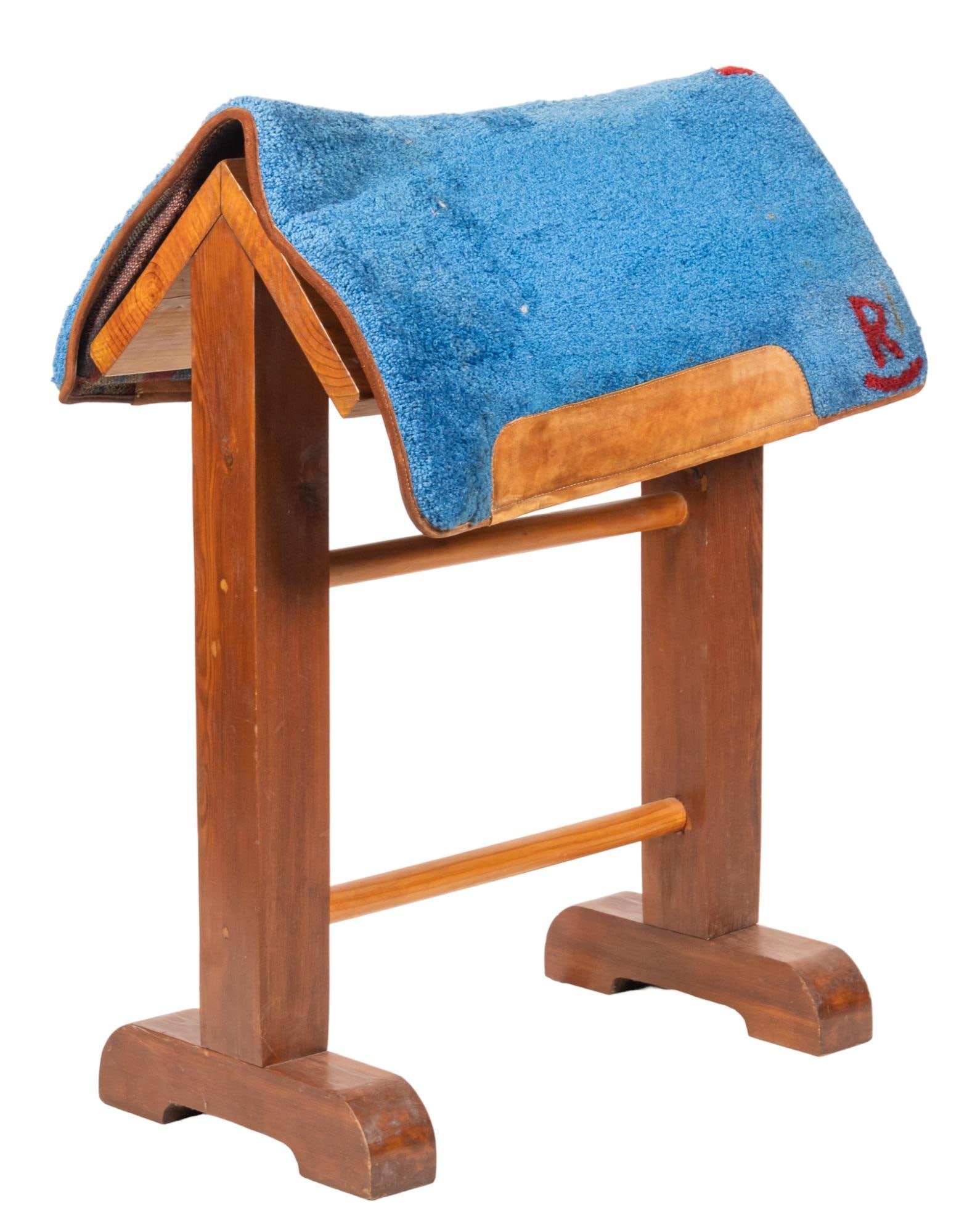 Saddle Stand and Blanket (1 of 6)
