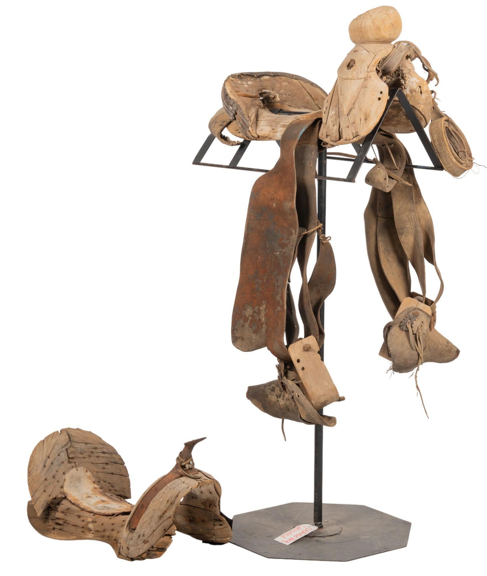 Mexican Saddle and Saddle Tree (1 of 11)