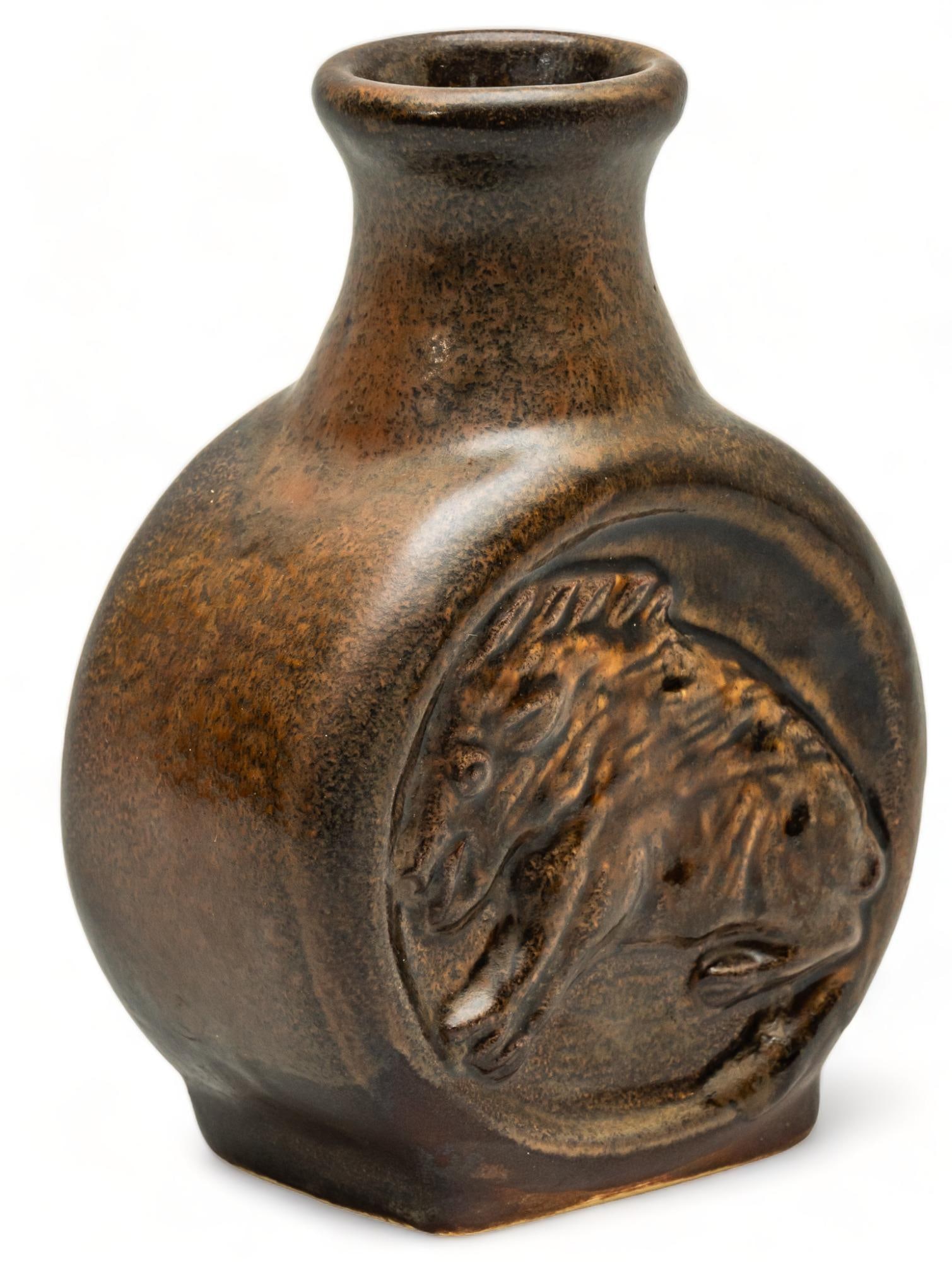 Harding Black, Javelina Vase, 1972 (1 of 7)