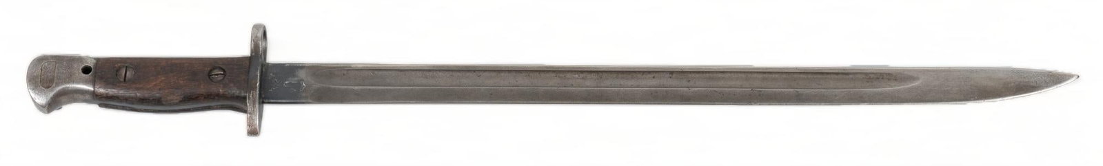 Rare Vickers M1907 Bayonet for SMLE No III: Manufacturer: Vickers-England (c, 1918) Model: M1907 Blade Length: 17 in. Overall Length: 21.625 in. Condition: Good; wood grips have wear & patina commensurate w/ age; blade has mostly solid gray