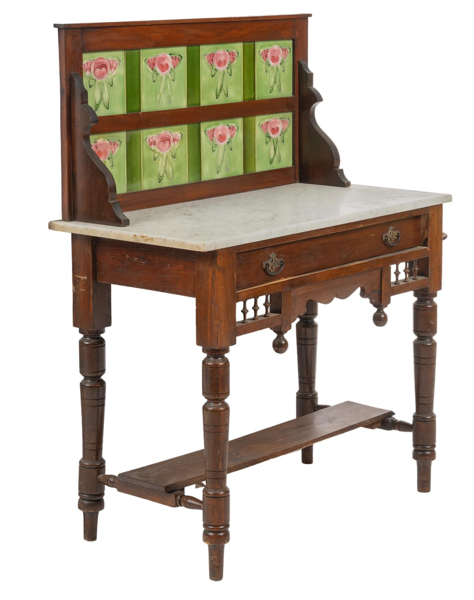 Victorian Style Washstand (1 of 8)