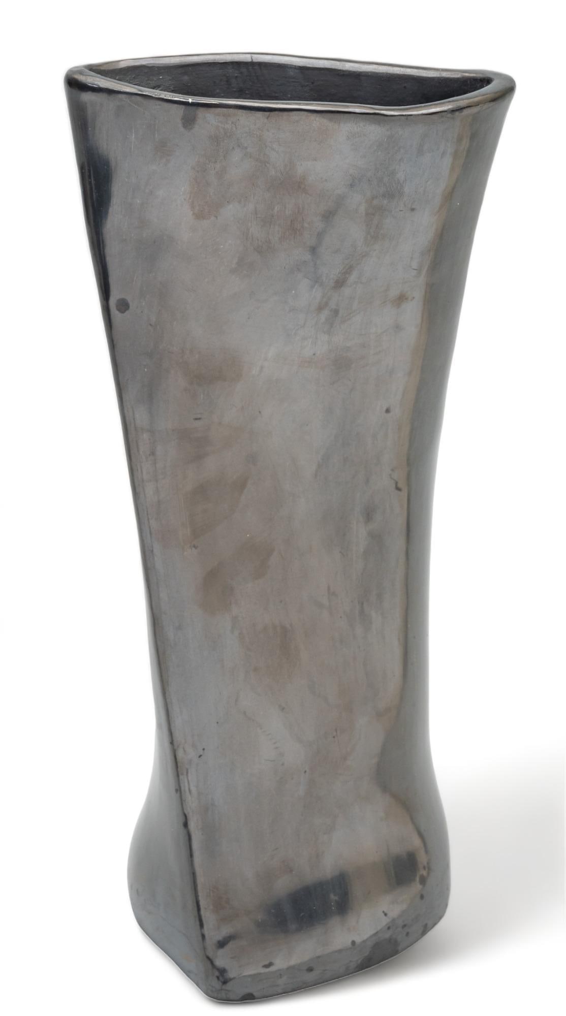 Dona Rosa, Mid-Century Barro Negro Vase (1 of 6)