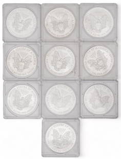 (10) US Silver Eagle Oz Coins: Ten (10) American Silver Eagle one dollar coins, each 1 oz fine silver, various dates Total weight: 10 oz Provenance: Property from a San Antonio, Texas collection We happily provide seamless shipp